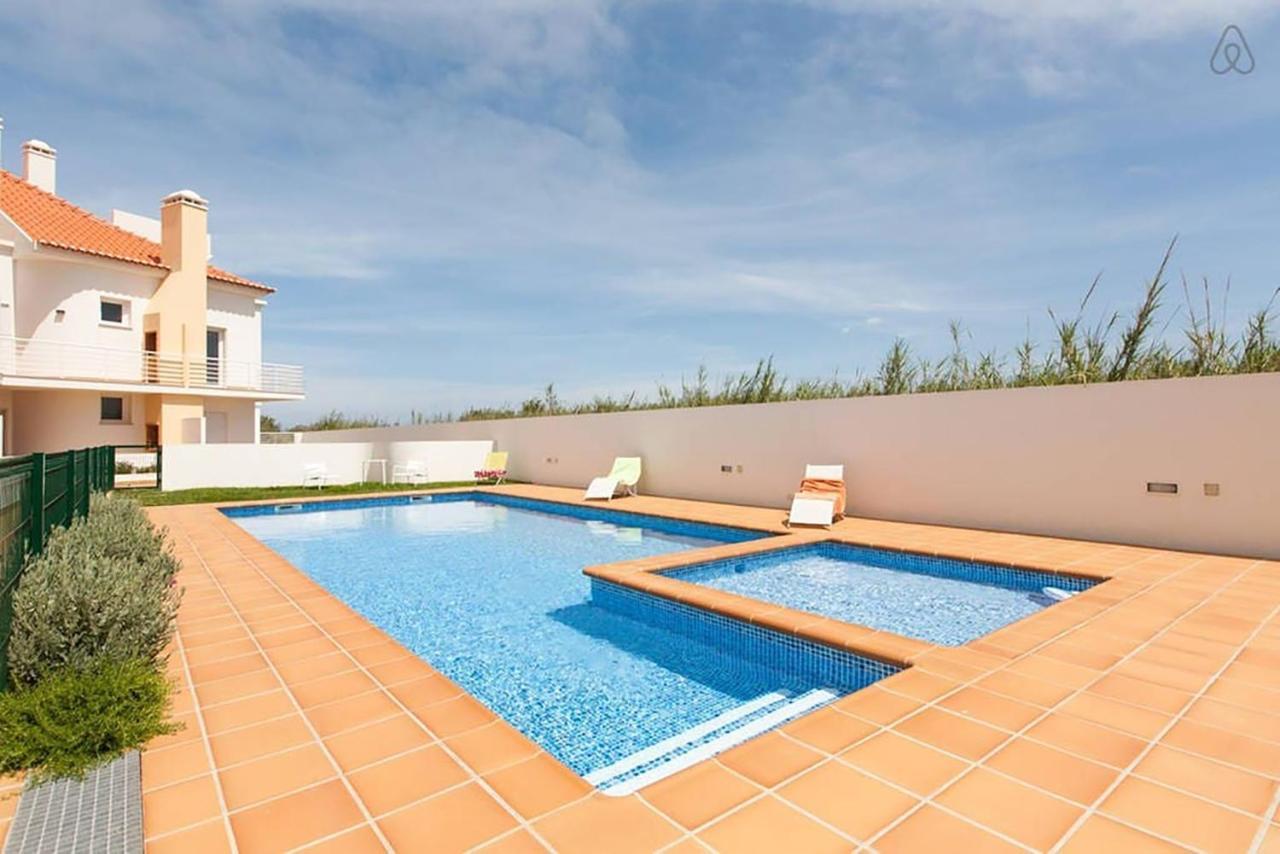 Casa Baleia - Praia E Piscina - 10 Pessoas Ferrel  Bagian luar foto